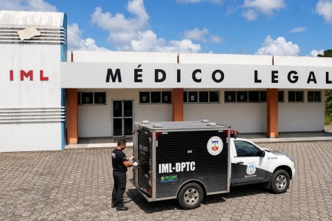 CORPO ENCONTRADO NO IGARAPÉ EM MANAUS